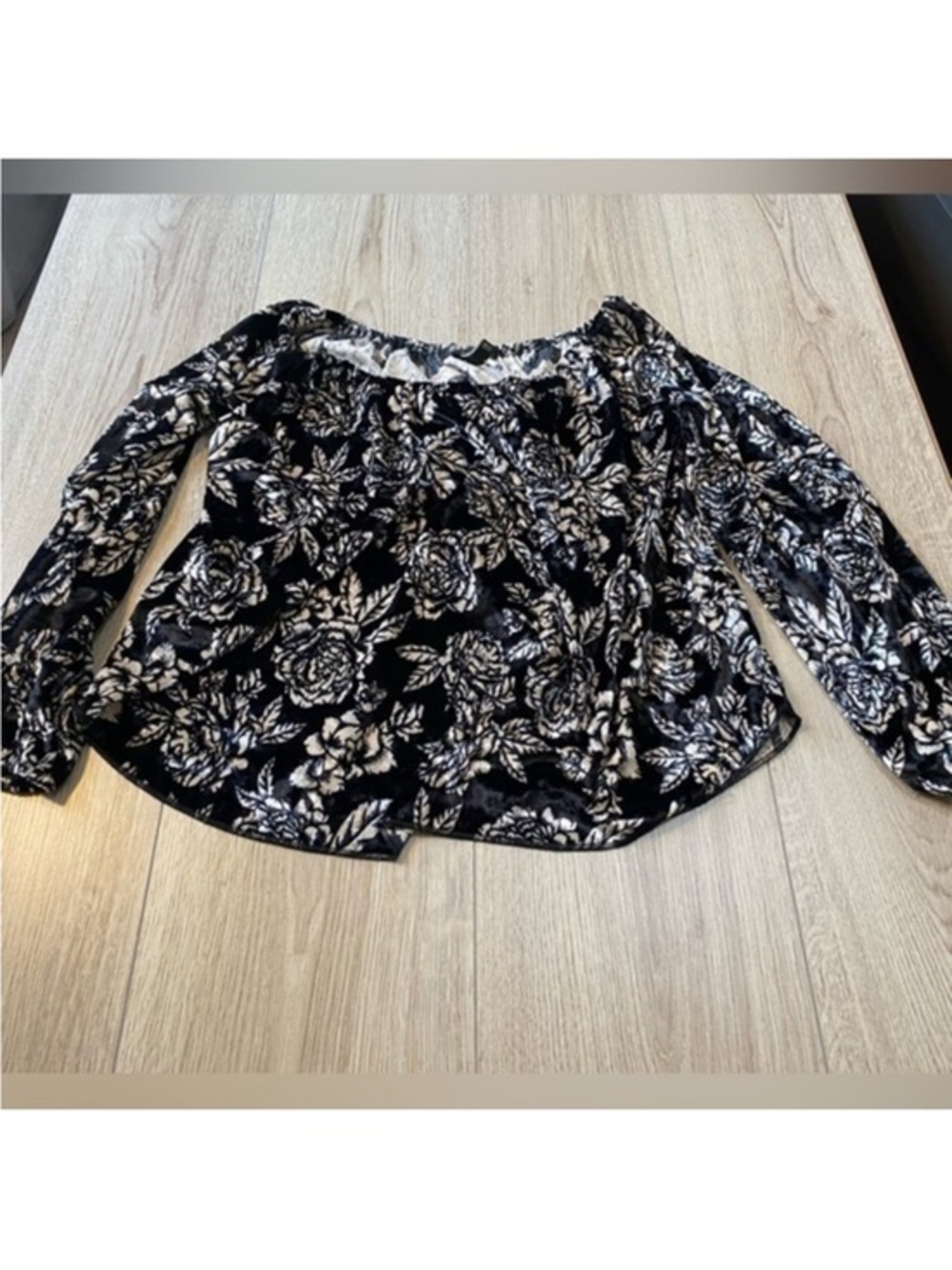 Billabong Black and White Floral Long Sleeve Off-Shoulder Top shirt